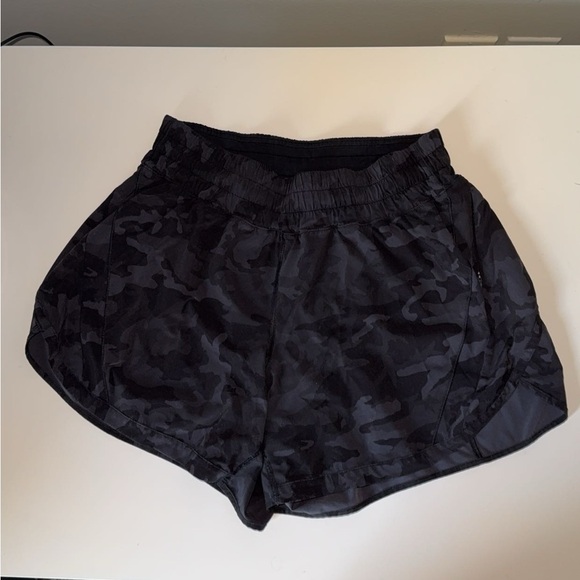 Lululemon Track That Short size 10 with a 5”inseam  Incognito Camo Multi Grey - Picture 9 of 16
